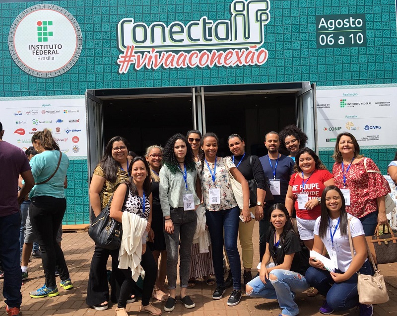 Professores e alunas do IFG Aparecida de Goiânia no Conecta IF, em Brasília